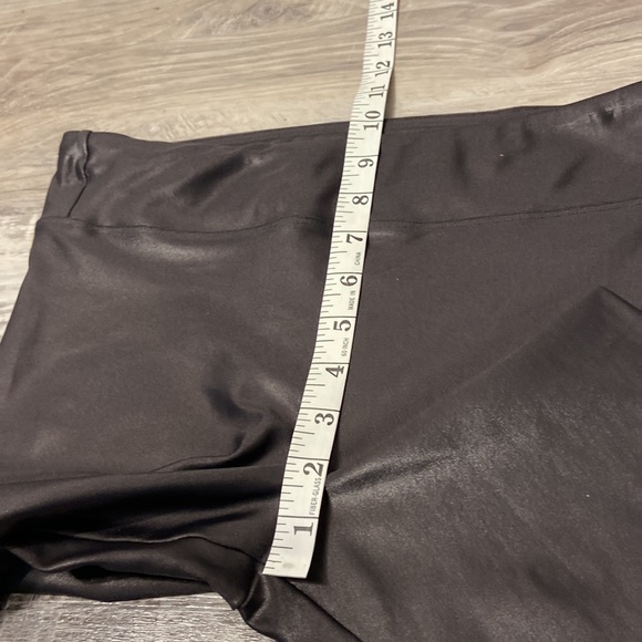 Koral Lustrous Leggings - Picture 7 of 11